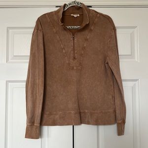 Long sleeve Shirt with zipper.